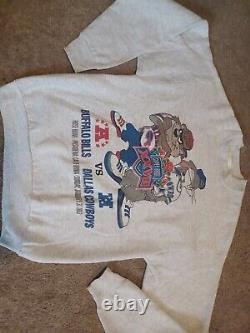 Vintage 1993 Warner Bros. Buffalo Bills Tasmanian Devil Bugs Bunny Sweatshirt L